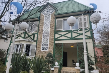 Дом Тамплиера 300м2, 3 эт., з/у 7 сот.